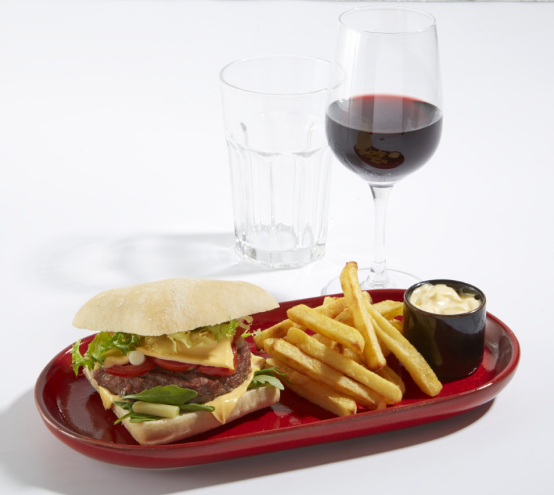 Assiette à burger ovale rouge grès émaillé 29x14 cm Gres Couleur Pro.mundi