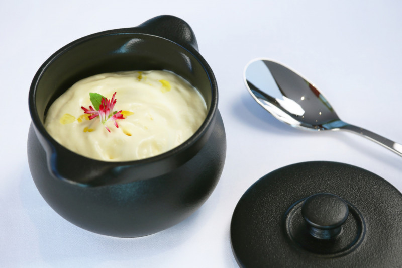 Plat ovale rouge porcelaine vitrifiée 37x21 cm Chefs Fusion Rak